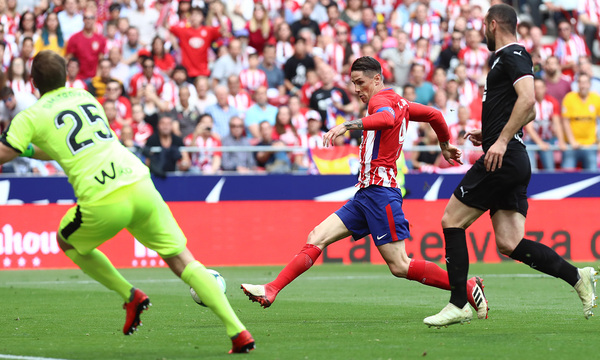 Primer gol de la tarde de Fernando Torres que igualaba la ventaja del Éibar.