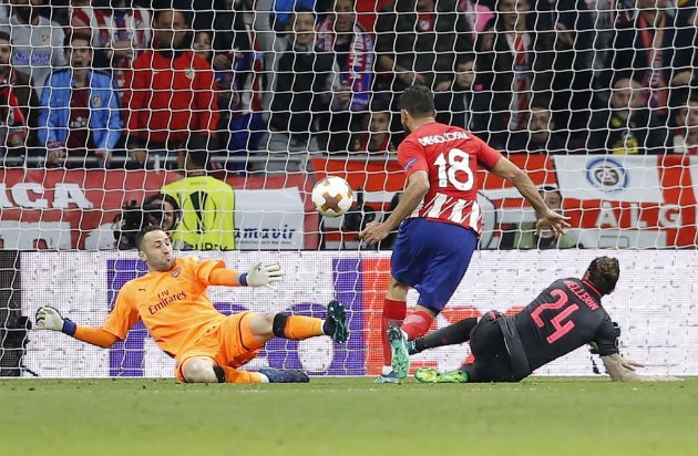 Diego Costa marcó el gol de la victoria en el descuento del primer tiempo. 