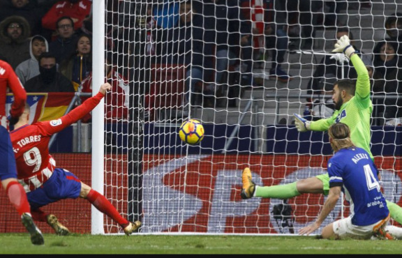 Primer gol de Torres en Liga en el Wanda que permite sumar tres nuevos puntos.