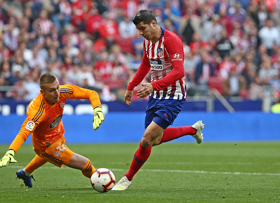 Gran jugada de Morata con este recorte a Rubén Blanco para marcar el segundo gol del partido.