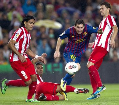 Messi desarboló en todo momento la defensa de Manzano