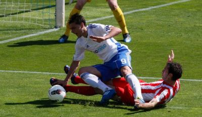 Penalti de Godín en el último segundo que supuso una dura derrota en Zaragoza