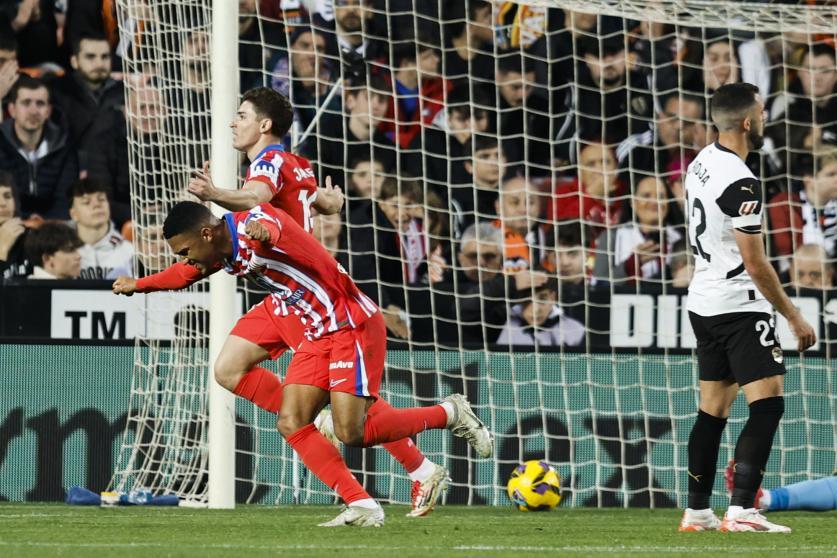Primer gol del Atleti de Julián Álvarez tras el tiro previo al travesaño de Samu Lino.