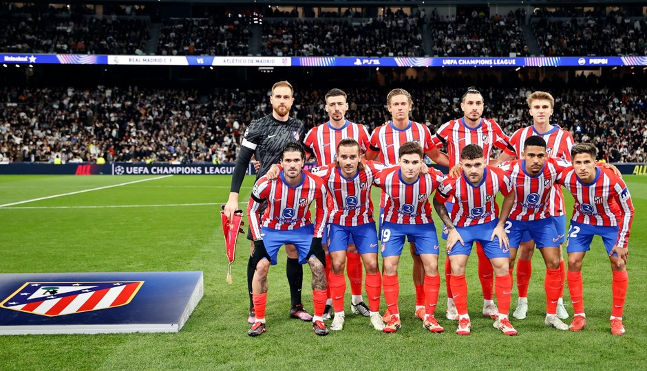 Equipo del Atleti en el Bernabéu.