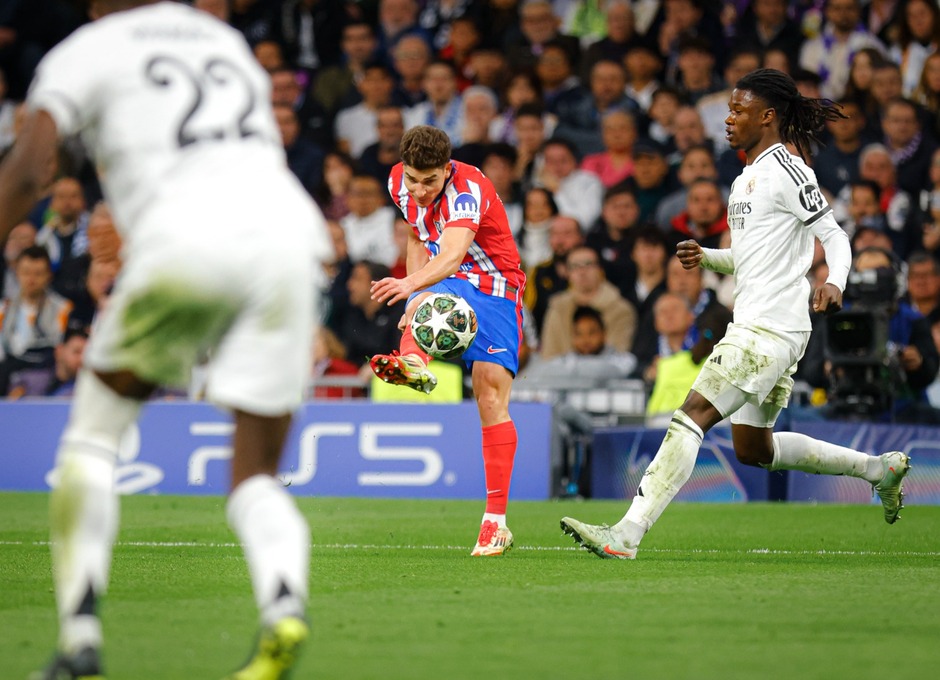 1-1 - Min. 35 - Golpeo magistral del Julián Álvarez que se colaba cerca de la escuadra.