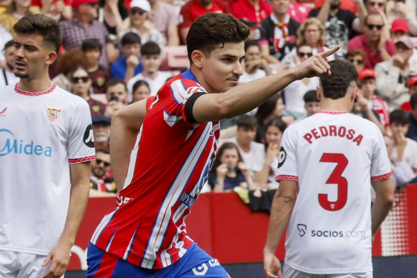 Julián Álvarez, MVP del partido, celebra su gol.