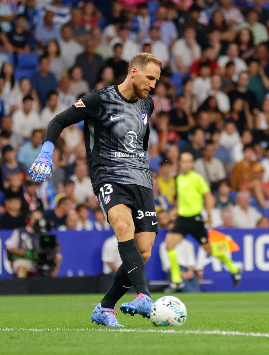 Oblak, líder y capitán del equipo una temporada más, nada puedo hacer para evitar los dos goles de los pericos.