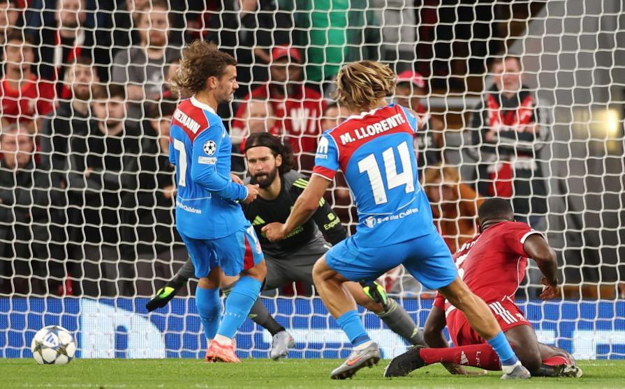2-1 Llorente acortó distancias con este remate cruzado ante Alison Becker. 2-1 Llorente acortó distancias con este remate cruzado ante Alison Becker.