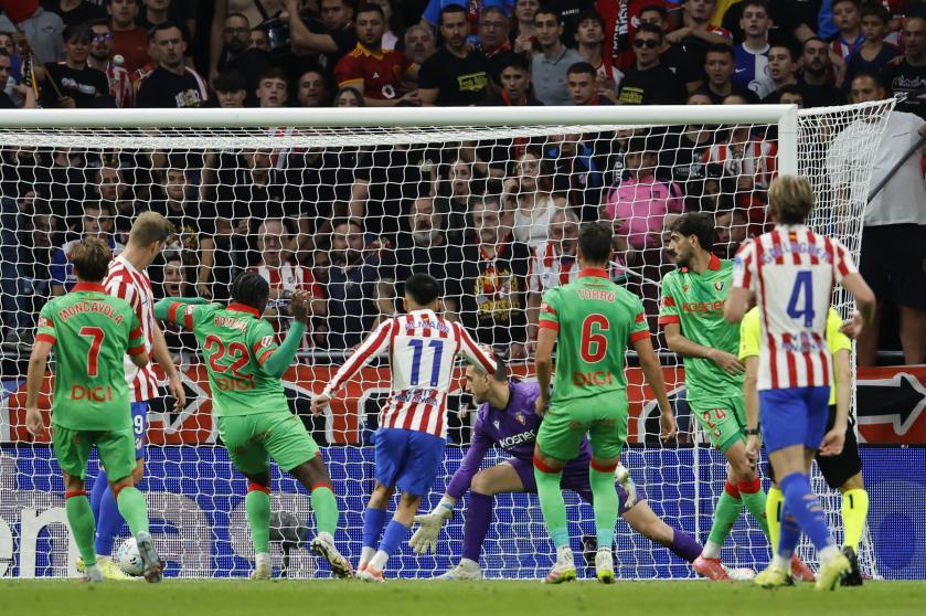 Remate de Thiago Almada que da la victoria