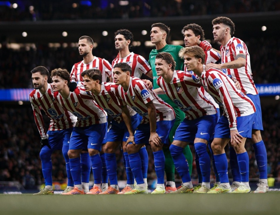 Equipo inicial del Atleti ante el Inter de Milán.