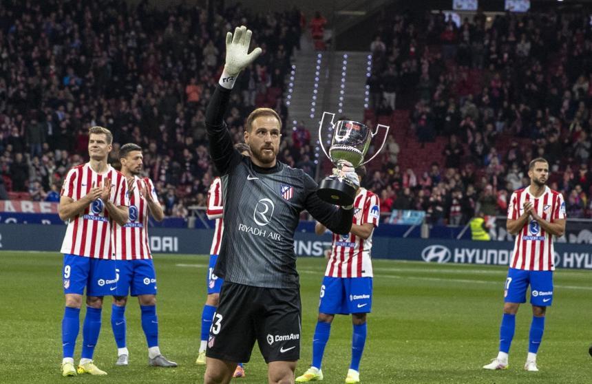 Sexto Trofeo Zamora de Oblak sin adjetivos ya para el esloveno