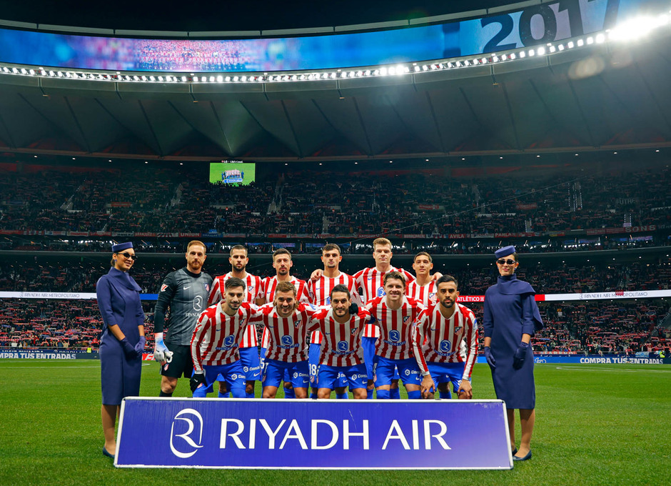 Equipo inicial ante el Oviedo