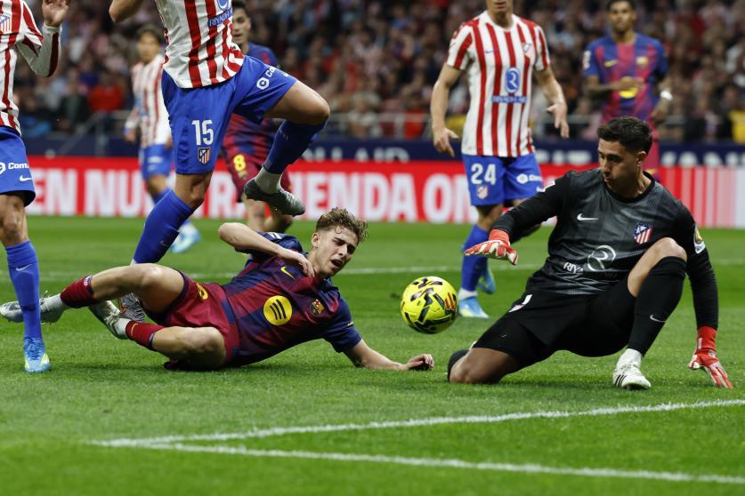 Juan Musso detiene un balón clave