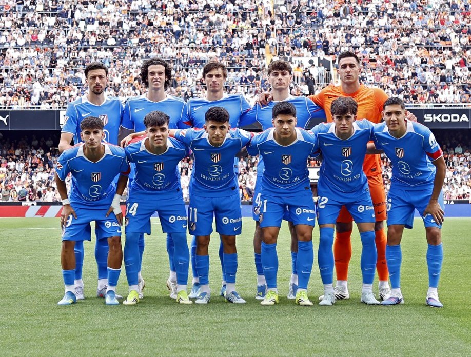 Equipo inicial Atlético de Madrid en Mestalla