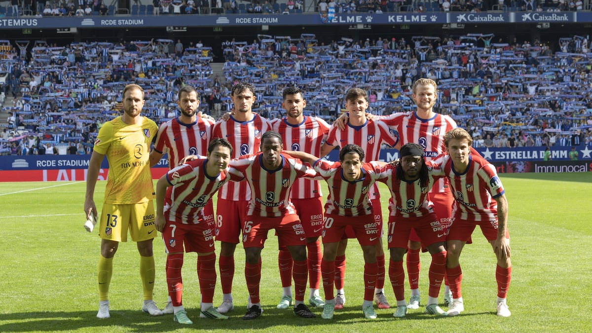 Once inicial del Atlético de Madrid posando antes del partido ante el Espanyol en el RCDE Stadium